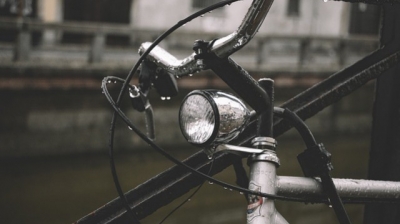 Faire du vélo électrique sous la pluie : nos conseils